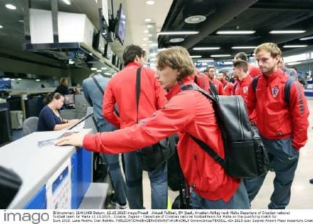 Aktuell Fußball, EM Quali, Kroatien Abflug nach Malta Departure of Croatian national football team for Malta 12.10.2015., Croatia, Zagreb - Departure of Croatian national football team for Malta on the qualifying match for Euro 2016. Luka Modric, Ivan Rakitic.  GoranxJakus PIXSELL