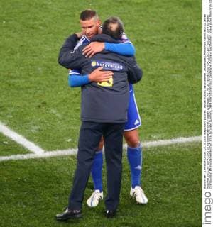 Aktuell Fußball, Nationalteam Liechtenstein, Mario Frick nimmt nach 22 Jahren Abschied SOCCER - UEFA EURO EM Europameisterschaft Fussball 2016 quali, AUT vs LIE VIENNA,AUSTRIA,12.OCT.15 - SOCCER - UEFA European Championship EM Europameisterschaft 2016, European Qualifiers, OEFB international match Länderspiel Austria vs Liechtenstein. Image shows Mario Frick (LIE) and head coach Marcel Koller (AUT). GEPAxpictures xChristianxOrt