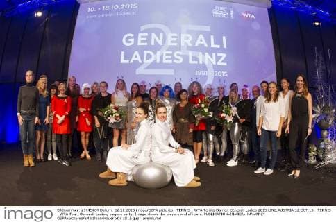 TENNIS - WTA Tennis Damen Generali Ladies 2015 LINZ,AUSTRIA,12.OCT.15 - TENNIS - WTA Tour, Generali Ladies, players party. Image shows the players and officials. GEPAxpictures xMatthiasxHauer