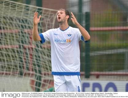 09.10.2015, Fussball, Regionalliga West 2. Bundesliga, Saison 2015 2016, Freundschaftsspiel zur Einweihung der Flutlichtanlage, Stadion an der Poststraße, Verl SC Verl - SC Paderborn 07 1 : 3 Nick Proschwitz (SC Paderborn 07), Aktion, Einzelbild, Quer, Mimik, Gestik, Enttäuscht, Enttäuschung