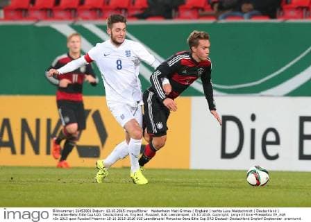 Heidenheim Matt Grimes ( England ) rechts Luca Waldschmidt ( Deutschland ) Mercedes-Benz Elite Cup U20, Deutschland vs. England, Fussball, U20 Laenderspiel, 13.10.2015, Copyright: Langer Eibner-Pressefoto EP_HLR