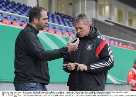 Heidenheim Trainer Frank Schmidt (1.FC Heidenheim) rechts Trainer Frank Wormuth ( Deutschland ) Mercedes-Benz Elite Cup U20, Deutschland vs. England, Fussball, U20 Laenderspiel, 13.10.2015, Copyright: Langer Eibner-Pressefoto EP_HLR