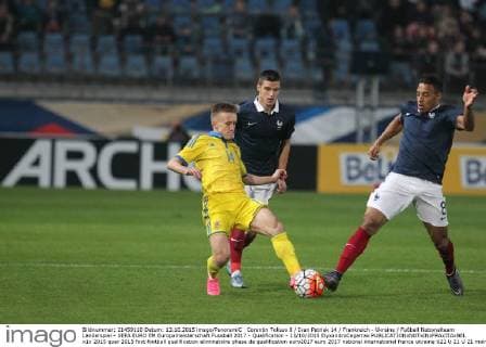 Corentin Tolisso 8 Ivan Petriak 14 Frankreich - Ukraine Fußball Nationalteam Länderspiel - UEFA EURO EM Europameisterschaft Fussball 2017 - Qualification - 13 10 2015 ElyxandroCegarrax 