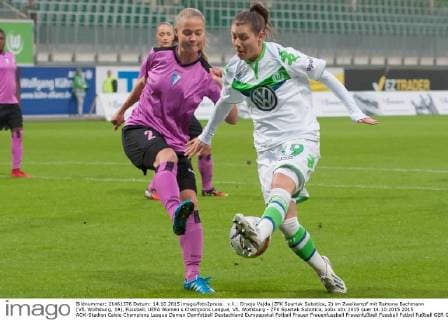 v.li.: Orsoja Vajda (ZFK Spartak Subotica, 2) im Zweikampf mit Ramona Bachmann (VfL Wolfsburg, 19), Fussball, UEFA Women s Champions League, VfL Wolfsburg - ZFK Spartak Subotica, xobx