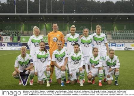 Fußball, UWCL, VfL Wolfsburg - ZFK Spartak Subotica; Teamfoto VfL Wolfsburg vor dem Spiel. xtgx
