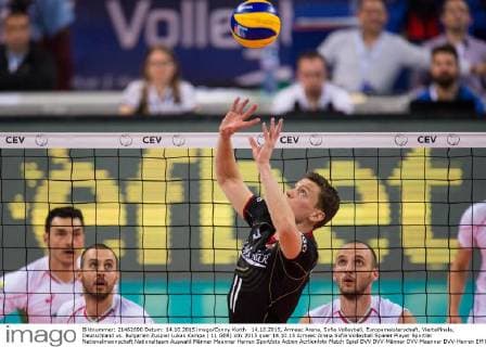 14.10.2015, Armeec Arena, Sofia Volleyball, Europameisterschaft, Viertelfinale, Deutschland vs. Bulgarien Zuspiel Lukas Kampa ( 11 GER)