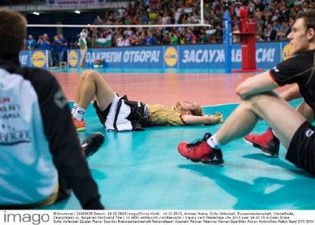 14.10.2015, Armeec Arena, Sofia Volleyball, Europameisterschaft, Viertelfinale, Deutschland vs. Bulgarien Ferdinand Tille ( 12 GER) enttäuscht enttaeuscht traurig nach Niederlage
