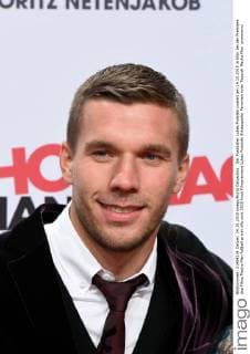 Der Fussballer Lukas Podolski posiert am 14.10.2015 in Köln bei der Premiere des Films Macho Man