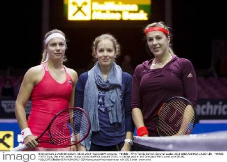 TENNIS - WTA Tennis Damen Generali Ladies 2015 LINZ,AUSTRIA,15.OCT.15 - TENNIS - WTA Tour, Generali Ladies. Image shows Stefanie Voegele (SUI), a contest winner and Anastasia Pavlyuchenkova (RUS). GEPAxpictures xMatthiasxHauer