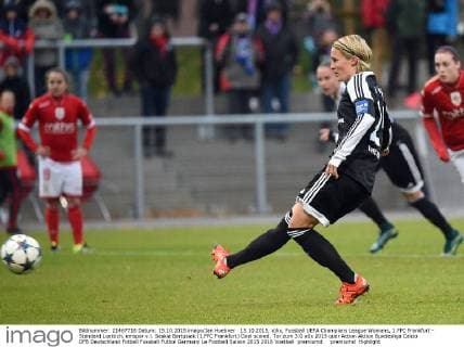 15.10.2015, xjhx, Fussball UEFA Champions League Womans, 1.FFC Frankfurt - Standard Luettich, emspor v.l. Saskia Bartusiak (1.FFC Frankfurt) Goal scored, Tor zum 3:0