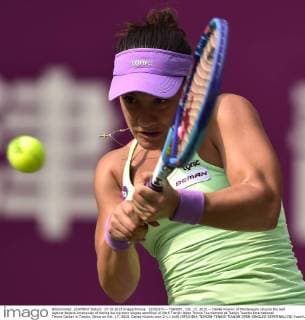 (151017) -- TIANJIN , Oct. 17, 2015 -- Danka Kovinic of Montenegro returns the ball against Bojana Jovanovski of Serbia during their singles semifinal of 2015 Tianjin Open Tennis Tournament at Tianjin Tuanbo International Tennis Center in Tianjin, China on Oct. 17, 2015. Danka Kovinic won 2-1.) (wll) (SP)CHINA-TIANJIN-TENNIS-TIANJIN OPEN-SINGLES-SEMIFINAL(CN) YuexYuewei 