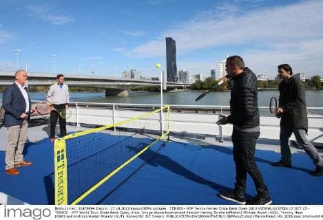 TENNIS - ATP Tennis Herren Erste Bank Open 2015 VIENNA,AUSTRIA,17.OCT.15 - TENNIS - ATP World Tour, Erste Bank Open, draw. Image shows tournament director Herwig Straka (eMotion) Michael Bryan (AUS), Tommy Haas (GER) and Andreas Haider-Maurer (AUT). Keywords: DC Towers. GEPAxpictures xMarioxKneisl