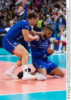 17.10.2015, Armeec Arena, Sofia Volleyball, Europameisterschaft, Halbfinale, Bulgarien vs. Frankreich Jubel Pierre Pujol ( 13 FRA), Earvin Ngapeth ( 9 FRA) nach Matchball Sieg