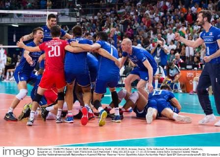 17.10.2015, Armeec Arena, Sofia Volleyball, Europameisterschaft, Halbfinale, Bulgarien vs. Frankreich Jubel Team Frankreich nach Matchball Sieg