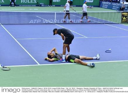 Oct. 18, 2015 - Shanghai, People s Republic of China - MARCELO MELO of Brazil and RAVEN KLAASEN of South celebrating after win the match against SIMONE BOLELLI of Italy and FABIO FOGNINI of Italy during the final of Shanghai Rolex Master men s doubles. Melo and Klaasen have defeated Bolelli and Fognini 2 - 0. Tennis 2015 - Shanghai Masters  - ZUMAm119