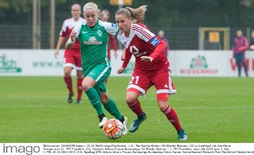 v.li.: Pia-Sophie Wolter (SV Werder Bremen, 10) im Laufduell mit Ana-Maria Crnogorcevic (1. FFC Frankfurt, 21), Fussball, Allianz Frauen-Bundesliga, SV Werder Bremen - 1. FFC Frankfurt, xobx