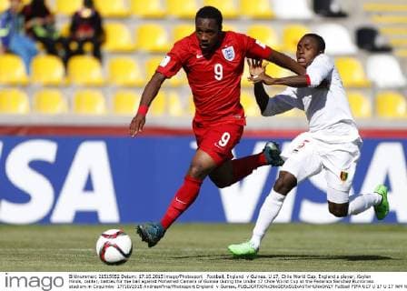 Football, England v Guinea. U 17, Chile World Cup. England s player, Kaylen Hinds, center, battles for the ball against Mohamed Camara of Guinea during the Under 17 Chile World Cup at the Federico Sanchez Rumoroso stadium in Coquimbo 17 10 2015 AndresxPina Photosport England v Guinea, 