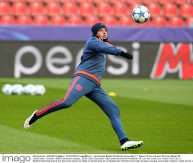 Leverkusen Javier Chicharito Hernandez ( 7, Bayer 04 Leverkusen) Training Bayer 04 Leverkusen, Fussball, UEFA Champions League, 19.10.2015 Copyright: Deutzmannx xEibner-Pressefoto EP_cdn