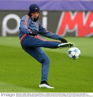 Leverkusen Javier Chicharito Hernandez ( 7, Bayer 04 Leverkusen) Training Bayer 04 Leverkusen, Fussball, UEFA Champions League, 19.10.2015 Copyright: Deutzmannx xEibner-Pressefoto EP_cdn
