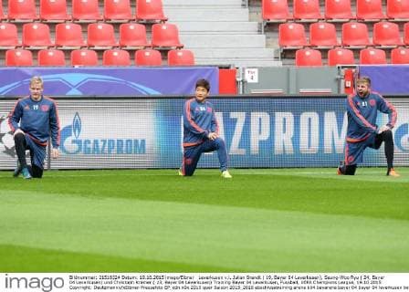 Leverkusen v.l. Julian Brandt ( 19, Bayer 04 Leverkusen), Seung-Woo Ryu ( 24, Bayer 04 Leverkusen) und Christoph Kramer ( 23, Bayer 04 Leverkusen) Training Bayer 04 Leverkusen, Fussball, UEFA Champions League, 19.10.2015 Copyright: Deutzmannx xEibner-Pressefoto EP_cdn