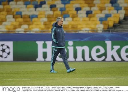 Fußball, Champions League, Training FC Chelsea Oct. 19, 2015 - Kiev, Ukraine - Chelsea players warm up during a training session in Kiev, Ukraine, 19 October 2015. Chelsea will face Dynamo Kyiv in the UEFA Champions League group G soccer match at the Olimpiyskiy stadium in Kiev on 20 October 2015. training session of Chelsea  - ZUMAn230