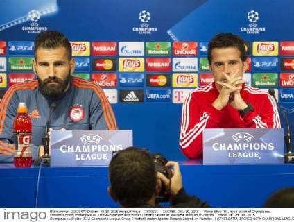 (151020) -- ZAGREB, Oct. 19, 2015 -- Marco Silva (R), head coach of Olympiacos, attends a press conference PK Pressekonferenz with player Dimitris Siovas at Maksimir stadium in Zagreb, Croatia, on Oct. 19, 2015. Olympiacos will play UEFA Champions League Group F football match against Dinamo Zagreb on Tuesday. ) (SP)CROATIA-ZAGREB-UEFA CHAMPIONS LEAGUE-OLYMPIACOS TRAINING MisoxLisanin 