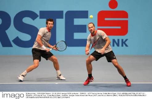 TENNIS - ATP Tennis Herren Erste Bank Open 2015 VIENNA,AUSTRIA,20.OCT.15 - TENNIS - ATP World Tour, Erste Bank Open, doubles. Image shows Alexander Peya (AUT) and Bruno Soares (BRA). GEPAxpictures xMarioxKneisl