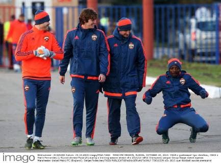 MOSCOW REGION, RUSSIA. OCTOBER 20, 2015. CSKA s goalkeeper Igor Akinfeev, CSKA s Mario Fernandes (L-R) and Ahmed Musa (R) during a training session ahead of a 2015 16 UEFA Champions League Group Stage match against Manchester United ManU FC (England). Sergei Fadeichev TASS  TS010339