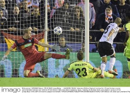 - VALENCIA, SPAIN: Valencia s Sofiane Feghouli scoring the 1-0 goal during a soccer game between Spanish club Valencia CF and Belgian team KAA Gent in Valencia, Spain, Tuesday 20 October 2015, game three in group H of the group stage of the UEFA Champions League tournament. YORICKxJANSENS  x04725012x