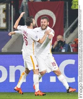 Leverkusen, 20.10.2015, BayArena Torjubel: Daniele De Rossi und Miralem Pjanic (ROM) Bayer Leverkusen - AS Rom mm