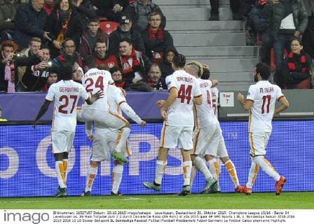 Leverkusen, Deutschland 20. Oktober 2015: Champions League 15 16 - Bayer 04 Leverkusen vs. AS Rom Torjubel zum 2:2 durch Daniele De Rossi (AS Rom) ot