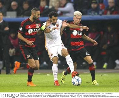 Foto: Mohamed Salah gegen die Bayer Spieler Ömer Toprak und Kevin kampf Fussball - Championsleague am Di. 20.10.2015 Gruppenphase, Bayer 04 Leverkusen - AS Rom