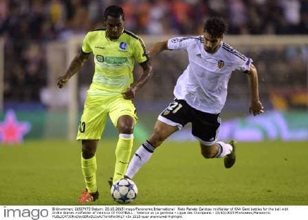 Neto Renato Cardoso midfielder of KAA Gent battles for the ball with Andre Gomes midfielder of Valencia CF FOOTBALL : Valence vs La gantoise - Ligue des Champions - 20 10 2015 Photonews Panoramic 