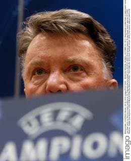 MOSCOW REGION, RUSSIA. OCTOBER 20, 2015. Manchester United ManU s head coach Louis van Gaal looks on during a press conference PK Pressekonferenz ahead of a 2015 16 UEFA Champions League Group Stage match against FC CSKA Moscow. Sergei Savostyanov TASS  TS010366