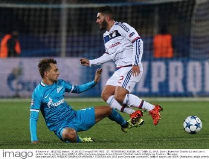 ST. PETERSBURG, RUSSIA. OCTOBER 20, 2015. Zenit s Domenico Criscito (L) and Lyon s Jordan Ferri in action in their 2015 16 UEFA Champions League Group H Round 3 football match at Petrovsky Stadium. Alexander Demianchuk TASS  TS01036A