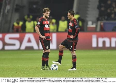 Leverkusen, Deutschland 20. Oktober 2015: Champions League 15 16 - Bayer 04 Leverkusen vs. AS Rom enttäuscht sind Admir Mehmedi (Leverkusen) und Chicharito (Leverkusen) ot