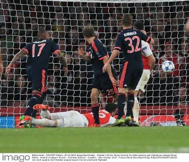 Arsenal s Olivier Giroud scoring his sides opening goal Champions League Group Match - Arsenal vs Bayern Munich - Emirates Stadium - England - 20th October 2015 - Picture David Klein Sportimage EDITORIAL USE ONLY. No use with unauthorised audio, video, data, fixture lists, club league logos or live services. Online in-match use limited to 120 images, no video emulation. No use in betting, games or single club league player publications.