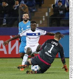 ST. PETERSBURG, RUSSIA. OCTOBER 20, 2015. Zenit s Danny, Lyon s Mapou Yanga-Mbiwa and Lyon s goalkeeper Anthony Lopes (L-R) in action in their 2015 16 UEFA Champions League Group H Round 3 football match at Petrovsky Stadium. Alexander Demianchuk TASS  TS010372