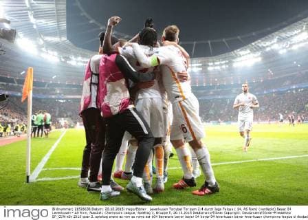 Leverkusen Torjubel Tor zum 2:4 durch Iago Falque ( 14, AS Rom) (verdeckt) Bayer 04 Leverkusen - AS Rom, Fussball, Champions League, Spieltag 3, Gruppe E, 20.10.2015 Deutzmann Eibner Copyright: Deutzmann Eibner-Pressefoto EP_CDN