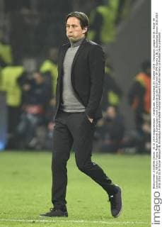Leverkusen, Deutschland 20. Oktober 2015: Champions League 15 16 - Bayer 04 Leverkusen vs. AS Rom Trainer Roger Schmidt (Leverkusen) nach Spielende ot