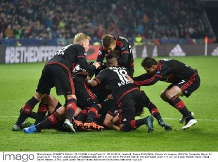 20.10.2015, Fussball, Saison 2015 2016, Champions League, 2015 16, Vorrunde, Bayer 04 Leverkusen - AS Rom, Jubeltraube Leverkusen nach dem Tor von Admir Mehmedi (Bayer 04 Leverkusen) zum 4:4
