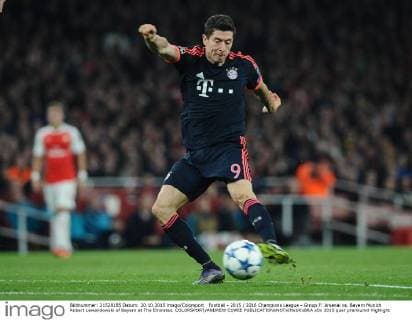 Football - 2015 2016 Champions League - Group F: Arsenal vs. Bayern Munich Robert Lewandowski of Bayern at The Emirates. COLORSPORT ANDREW COWIE 