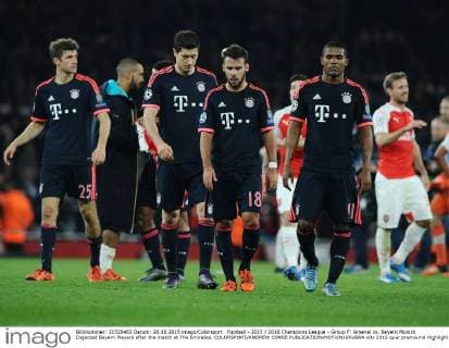 Football - 2015 2016 Champions League - Group F: Arsenal vs. Bayern Munich Dejected Bayern Players after the match at The Emirates. COLORSPORT ANDREW COWIE 