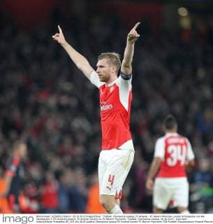 Fußball, Champions League, FC Arsenal - FC Bayern München London Schlussjubel von Per Mertesacker 4 (FC Arsenal London), FC Arsenal London vs. FC Bayern Muenchen, Fussball, Champoins League, 20.10.2015 , Copyright: Kolbert Eibner-Pressefoto EP_CKT