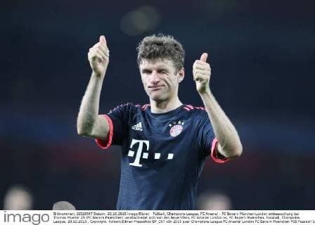 Fußball, Champions League, FC Arsenal - FC Bayern München London enttaeuschung bei Thomas Mueller 25 (FC Bayern Muenchen) verabschiedet sich von den Bayernfans, FC Arsenal London vs. FC Bayern Muenchen, Fussball, Champoins League, 20.10.2015 , Copyright: Kolbert Eibner-Pressefoto EP_CKT