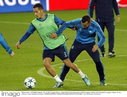 Real Madrid training session at PSG stadium before the Champions League match. In this picture, Lucas Vazquez and Jese. xANGELxRIVEROx 