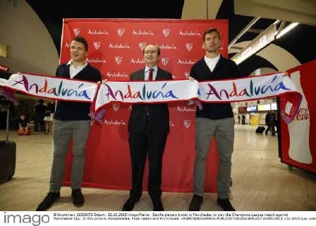 Sevilla players travel to Manchester to play the Champions League match against Manchester City. In this picture, Konoplyanka, Pepe Castro and Krychowiak. xRAMONxNAVARROx 