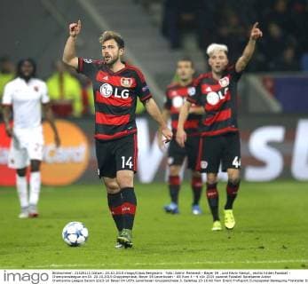 Foto: Admir Mehmedi - Bayer 04 , und Kevin Kampl , rechts hinten Fussball - Championsleague am Di. 20.10.2015 Gruppenphase, Bayer 04 Leverkusen - AS Rom 4 - 4