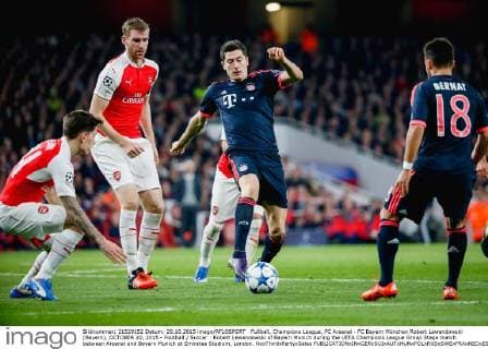 Fußball, Champions League, FC Arsenal - FC Bayern München Robert Lewandowski (Bayern), OCTOBER 20, 2015 - Football Soccer : Robert Lewandowski of Bayern Munich during the UEFA Champions League Group Stage match between Arsenal and Bayern Munich at Emirates Stadium, London. NoxThirdxPartyxSales  (mdga_ars20bay_15)