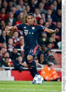 Fußball, Champions League, FC Arsenal - FC Bayern München Douglas Costa (Bayern), OCTOBER 20, 2015 - Football Soccer : Douglas Costa of Bayern Munich during the UEFA Champions League Group Stage match between Arsenal and Bayern Munich at Emirates Stadium, London. NoxThirdxPartyxSales  (mdga_ars20bay_16)
